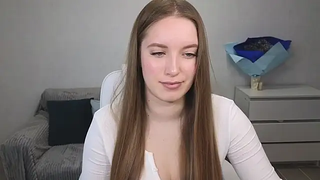 Snapshot of EvaMaddison chatting on 12.23.24 EvaMaddison online show from 12.23.24