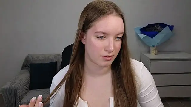 Snapshot of EvaMaddison chatting on 12.27.24 EvaMaddison online show from 12.27.24