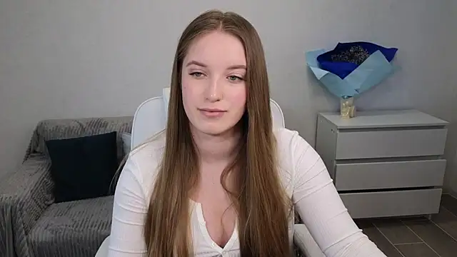 Snapshot of EvaMaddison chatting on 01.05.25 EvaMaddison online show from 01.05.25