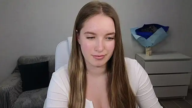 Snapshot of EvaMaddison chatting on 01.08.25 EvaMaddison online show from 01.08.25