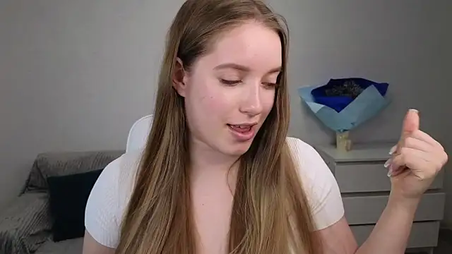 Snapshot of EvaMaddison chatting on 01.11.25 EvaMaddison online show from 01.11.25