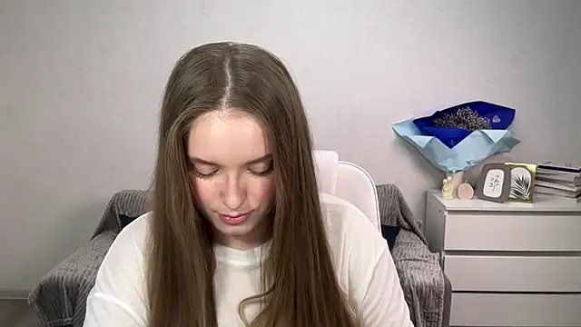 EvaMaddison online show from 11.24.25