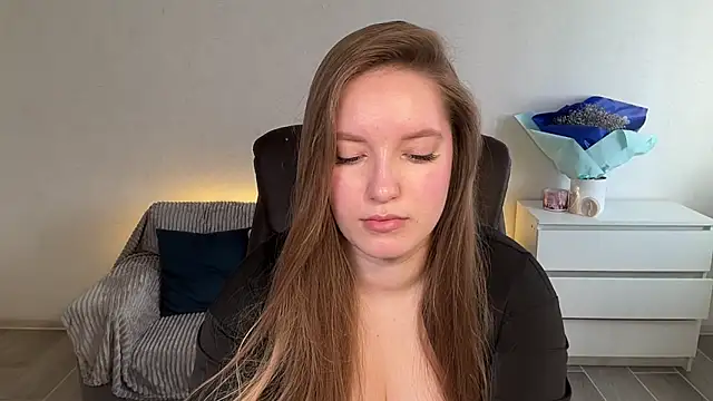 EvaMaddison online show from 04.06.26