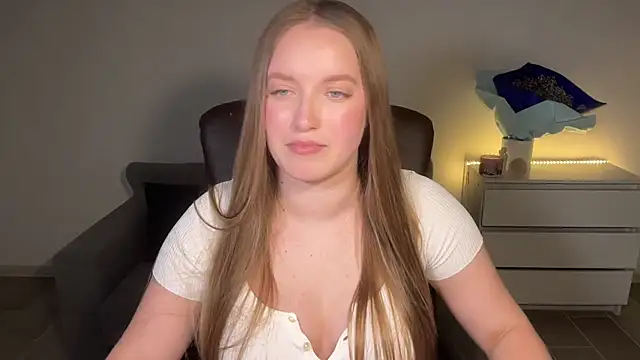 Snapshot of EvaMaddison chatting on 06.23.26 EvaMaddison online show from 06.23.26
