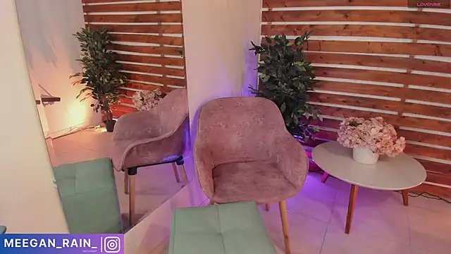 Snapshot of _MeganRain chatting on 02.21.25  MeganRain online show from 02.21.25