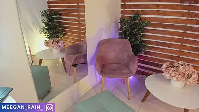 Snapshot of _MeganRain chatting on 03.05.25  MeganRain online show from 03.05.25