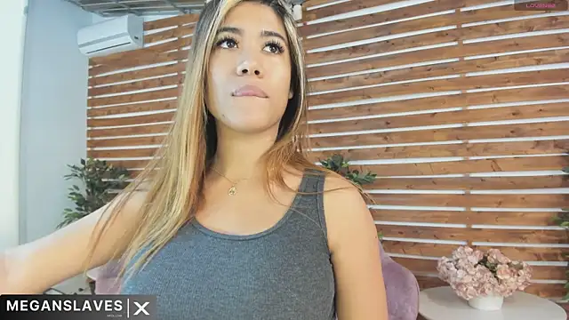 Snapshot of _MeganRain chatting on 03.20.25  MeganRain online show from 03.20.25