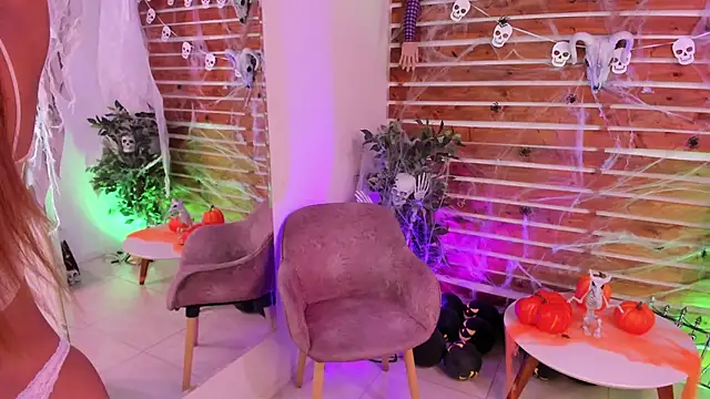 Snapshot of _MeganRain chatting on 10.17.25  MeganRain online show from 10.17.25