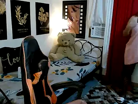 UrhotGoddess online show from 10.24.25