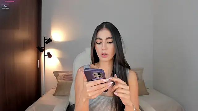 RebeccaBaxter online show from 10.08.25