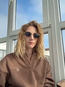 Feral berry 8133 online show from 09.17.25