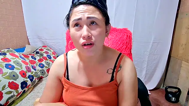 Snapshot of M_e_c_e_l chatting on 02.24.25 M e c e l online show from 02.24.25