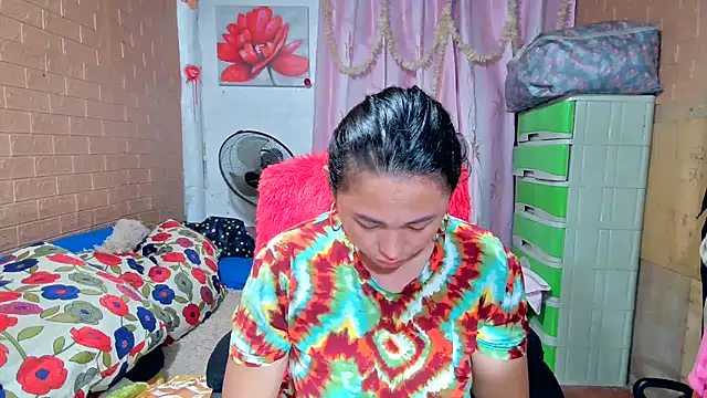 Snapshot of M_e_c_e_l chatting on 02.26.25 M e c e l online show from 02.26.25