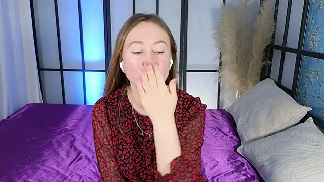 BrookeEvans online show from 02.26.25