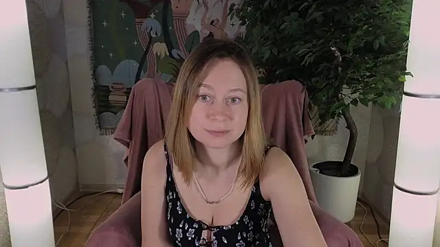 BrookeEvans online show from 02.28.25