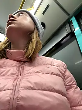 Snapshot of BrookeEvans chatting on 09.19.25 BrookeEvans online show from 09.19.25