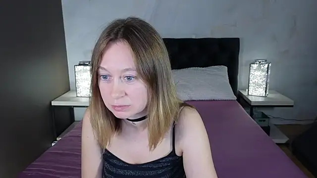 Snapshot of BrookeEvans chatting on 09.23.25 BrookeEvans online show from 09.23.25