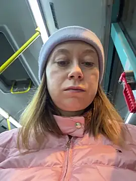 Snapshot of BrookeEvans chatting on 09.27.25 BrookeEvans online show from 09.27.25