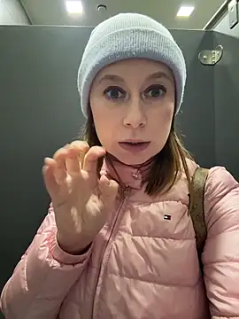 Snapshot of BrookeEvans chatting on 10.02.25 BrookeEvans online show from 10.02.25