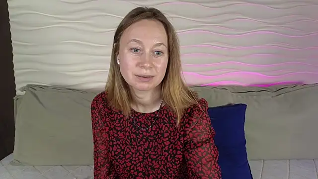 Snapshot of BrookeEvans chatting on 10.11.25 BrookeEvans online show from 10.11.25