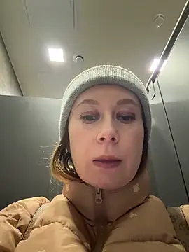 Snapshot of BrookeEvans chatting on 10.15.25 BrookeEvans online show from 10.15.25