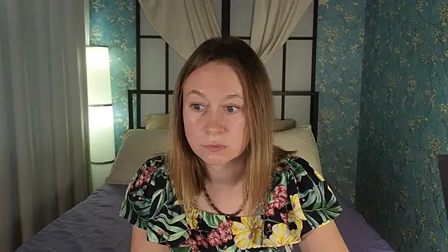 Snapshot of BrookeEvans chatting on 10.22.25 BrookeEvans online show from 10.22.25