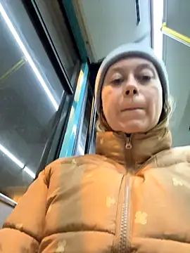 Snapshot of BrookeEvans chatting on 10.29.25 BrookeEvans online show from 10.29.25