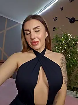 Kalli Fornia online show from 12.10.24