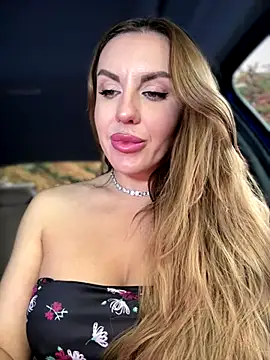 Kalli Fornia online show from 10.05.25