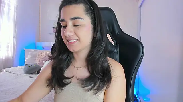 Snapshot of annadu011 chatting on 03.16.25 annadu011 online show from 03.16.25