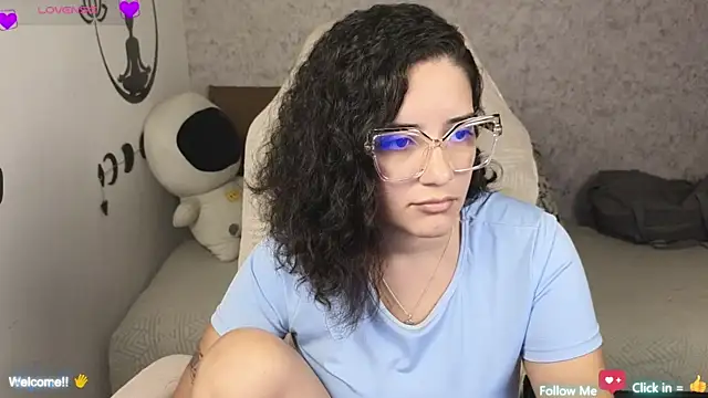 Snapshot of blue__moon_ chatting on 01.23.25 blue  moon  online show from 01.23.25