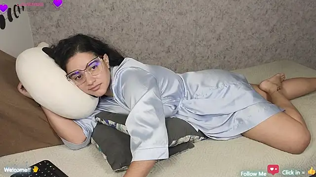 Snapshot of blue__moon_ chatting on 01.30.25 blue  moon  online show from 01.30.25