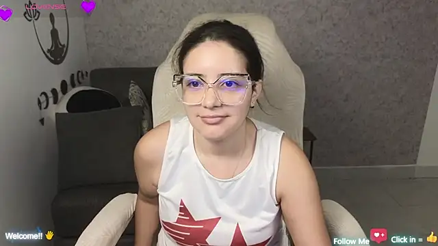 Snapshot of blue__moon_ chatting on 03.17.25 blue  moon  online show from 03.17.25