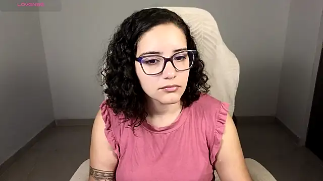 Snapshot of blue__moon_ chatting on 09.12.25 blue  moon  online show from 09.12.25