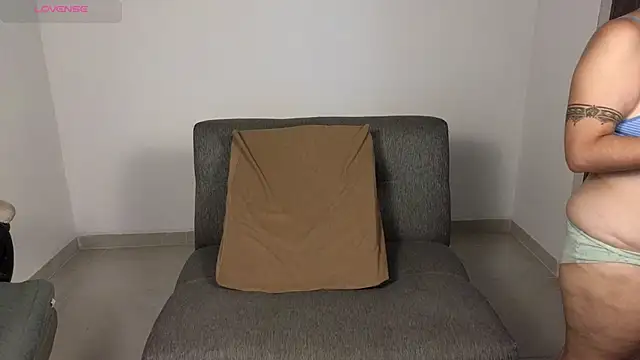 Snapshot of blue__moon_ chatting on 09.16.25 blue  moon  online show from 09.16.25