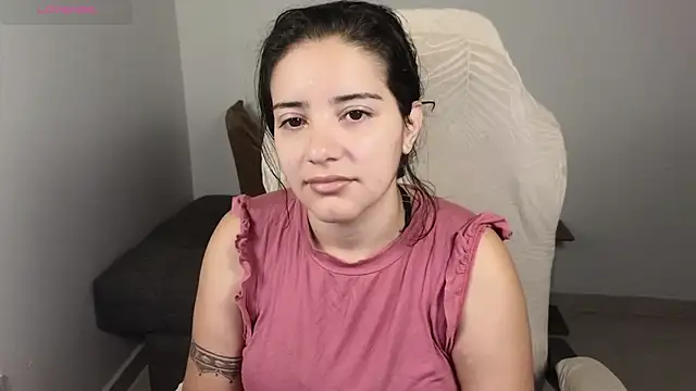 Snapshot of blue__moon_ chatting on 10.30.25 blue  moon  online show from 10.30.25