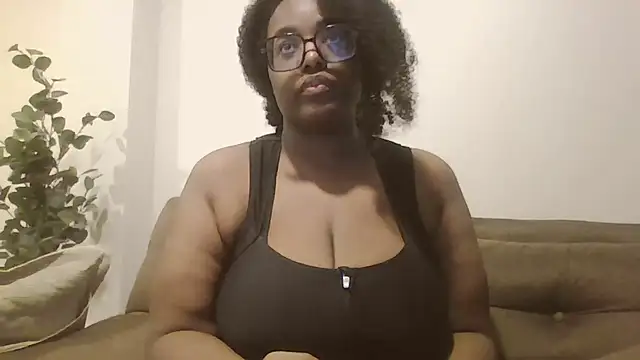 Snapshot of MissCC99 chatting on 04.12.26 MissCC99 online show from 04.12.26