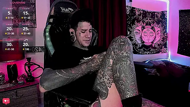 Snapshot of josh__ackerman chatting on 12.29.24 josh ackerman online show from 12.29.24