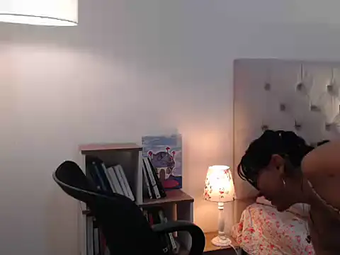 camii 7 online show from 11.06.25