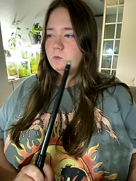 Snapshot of remirann_ chatting on 10.10.25 remirann  online show from 10.10.25