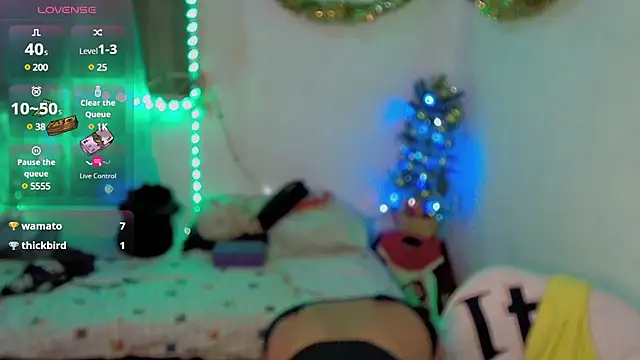 Snapshot of kiarybell__ chatting on 12.15.24 kiarybell   online show from 12.15.24