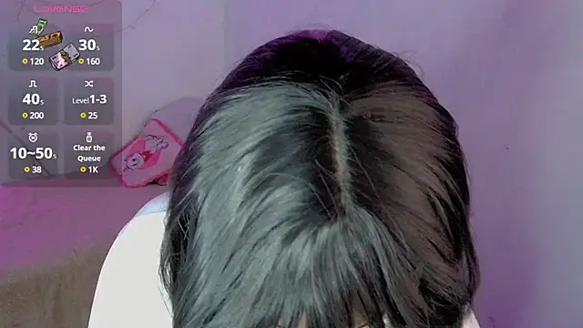 Snapshot of kiarybell__ chatting on 02.05.25 kiarybell   online show from 02.05.25