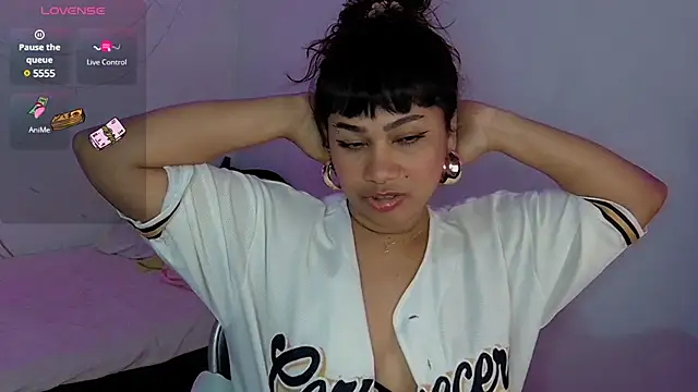 Snapshot of kiarybell__ chatting on 02.23.25 kiarybell   online show from 02.23.25