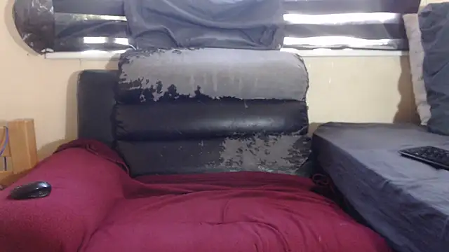 Snapshot of Sweetslender chatting on 10.07.25 Sweetslender online show from 10.07.25