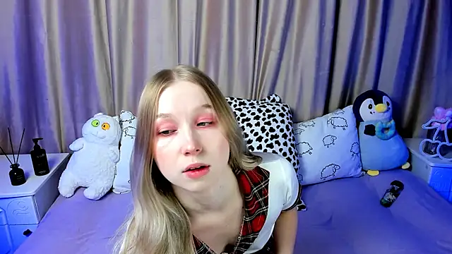 LilyStarlight online show from 12.19.24