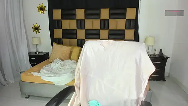 Snapshot of BarbieKano chatting on 09.28.25 BarbieKano online show from 09.28.25