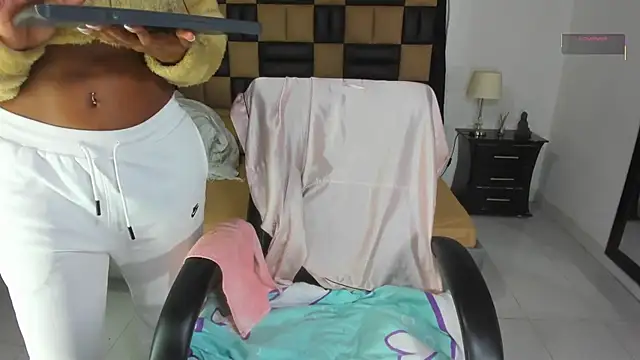 Snapshot of BarbieKano chatting on 09.30.25 BarbieKano online show from 09.30.25