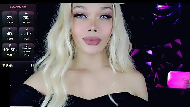 Snapshot of sugar_bbyxx chatting on 09.27.25 sugar bbyxx online show from 09.27.25