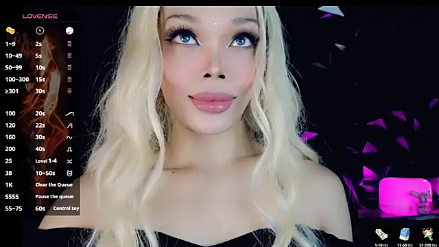 Snapshot of sugar_bbyxx chatting on 10.17.25 sugar bbyxx online show from 10.17.25