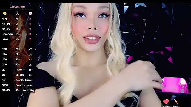 Snapshot of sugar_bbyxx chatting on 10.23.25 sugar bbyxx online show from 10.23.25